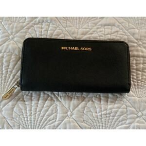 Michael Kors Black Jet Set Travel Leather Three Quarter Zip Around Wallet